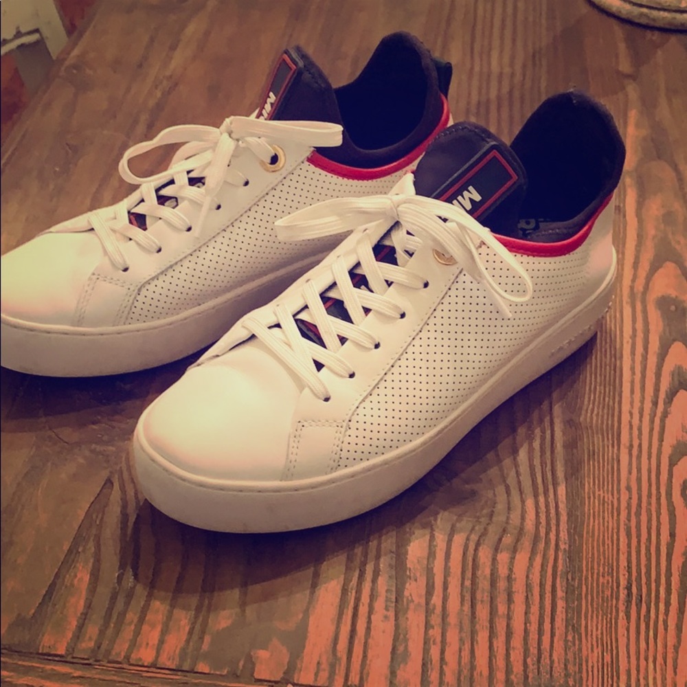 Pair of Michael alors Size 7 shoes.